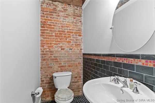 $349,900 | 318 Walnut Street, Madison, IN 47250