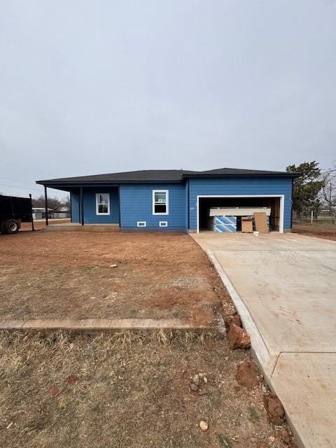 212 South Cherry Street Merkel, TX 79536 - Photo 1 of 1 a large white house with a ocean view