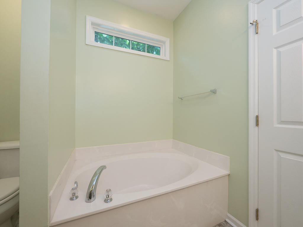 2230 Sandy Point Lane Mount Pleasant, SC 29466 - Photo 13 of 39 2230 Sandy Point Lane-Master Bath Tub