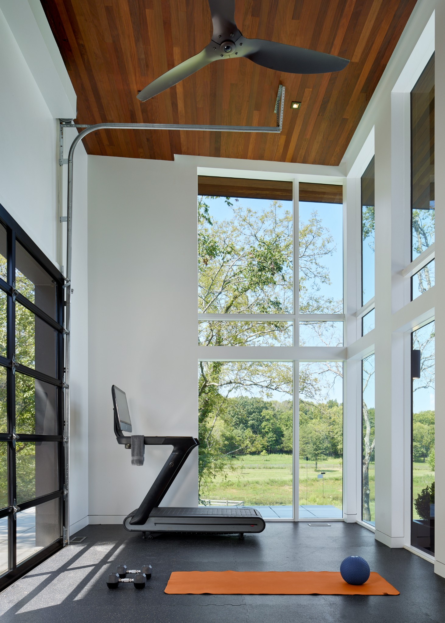 274 Callis Road Lebanon, TN 37090 - Photo 20 of 62 a room with gym equipment and a large window