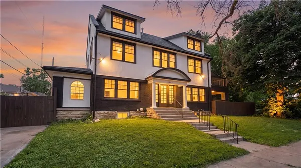 $459,500 | 804 West 33rd Street, Kansas City, MO 64111
