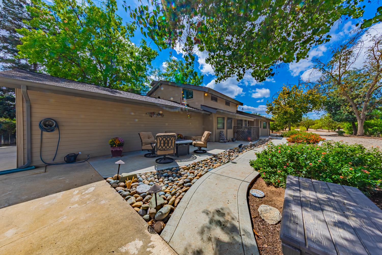 4449 Stetson Road Clovis, CA 93619 - Photo 74 of 93 a view of a backyard with a sitting area