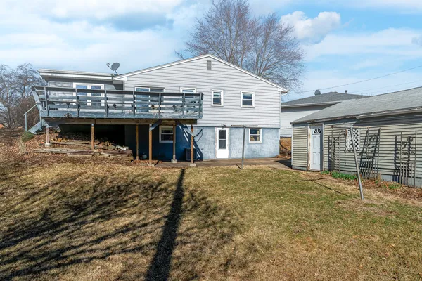 $200,000 | 1222 7th Ave Court, Silvis, IL 61282