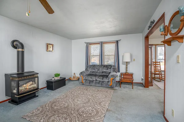 $200,000 | 1222 7th Ave Court, Silvis, IL 61282