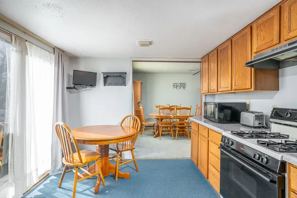 $200,000 | 1222 7th Ave Court, Silvis, IL 61282