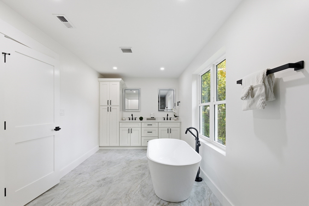 20 Pine Hill Road Lynnfield, MA 01940 - Photo 23 of 37 Gallery Image 23