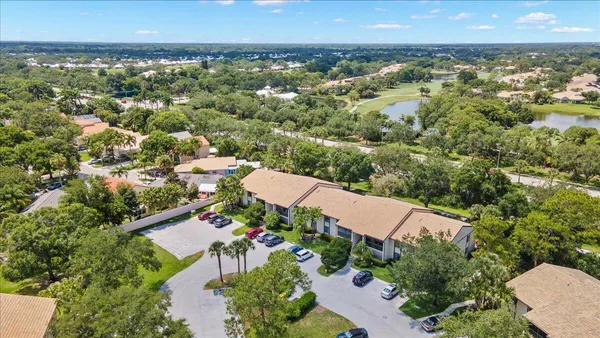 $275,000 | 1995 Southwest Silver Pine Way, Unit BLDG 119 H1, Palm City, FL 34990