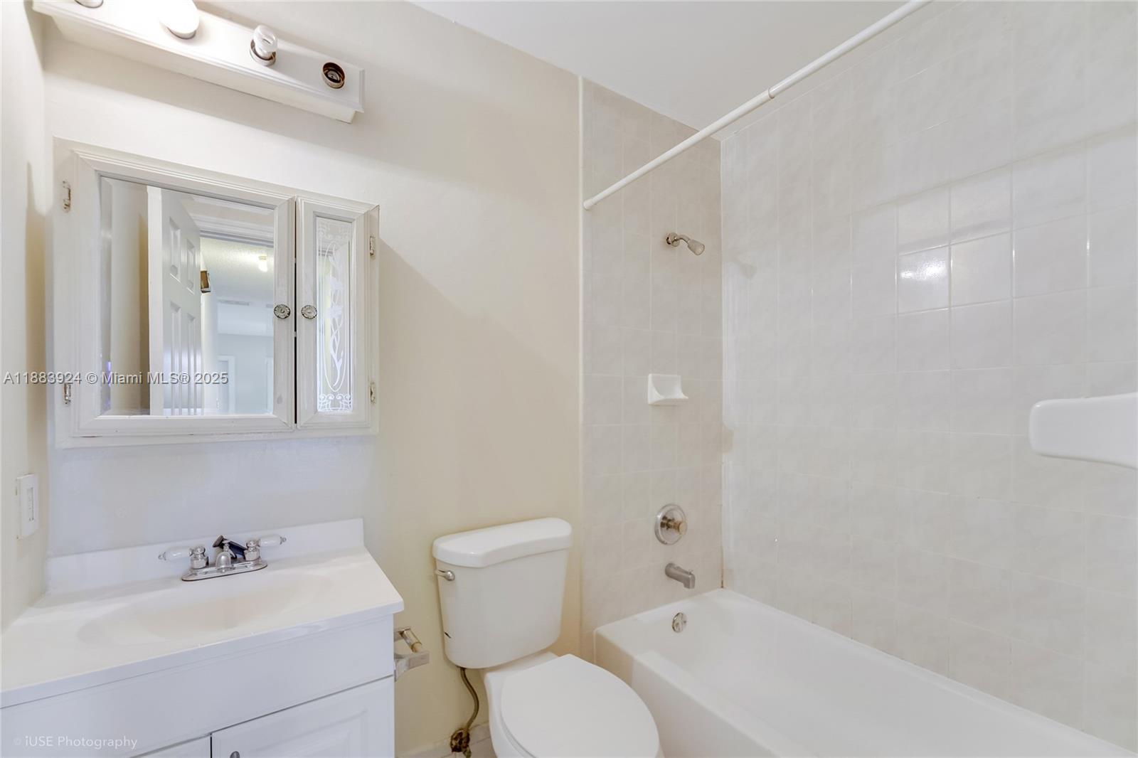 11621 Southwest 7th Terrace Sweetwater, FL 33174 - Photo 11 of 24 Unit 11621, Master Bathroom