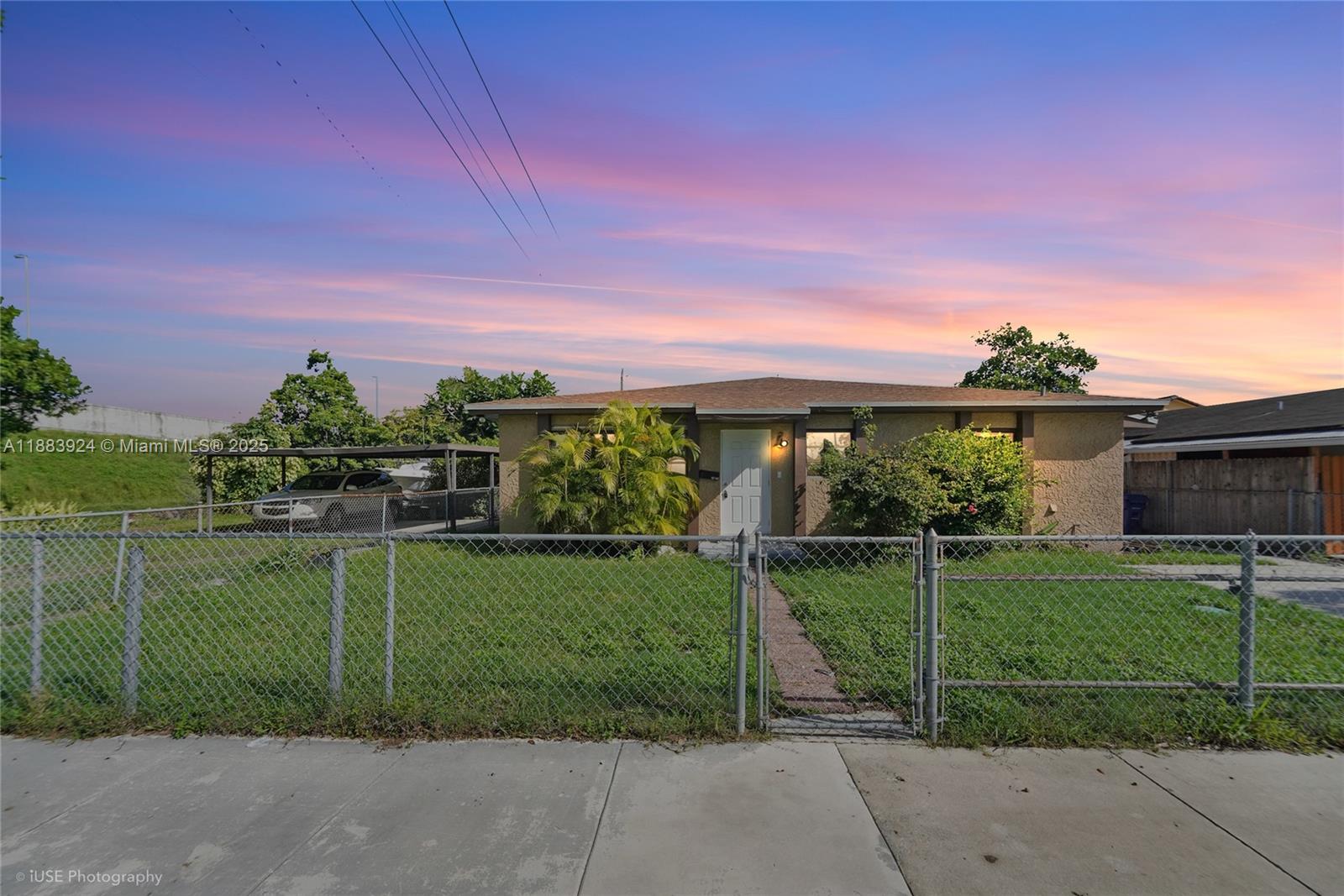 11621 Southwest 7th Terrace Sweetwater, FL 33174 - Photo 2 of 24