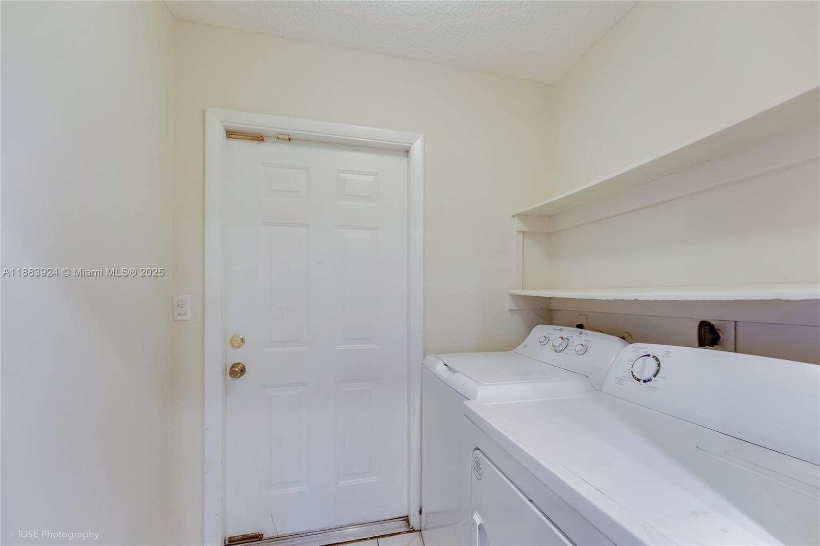 11621 Southwest 7th Terrace Sweetwater, FL 33174 - Photo 6 of 24 Unit 11621