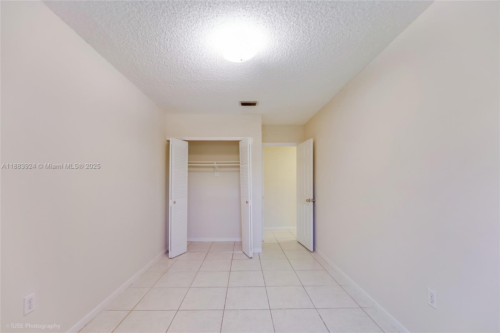 11621 Southwest 7th Terrace Sweetwater, FL 33174 - Photo 10 of 24 Unit 11621