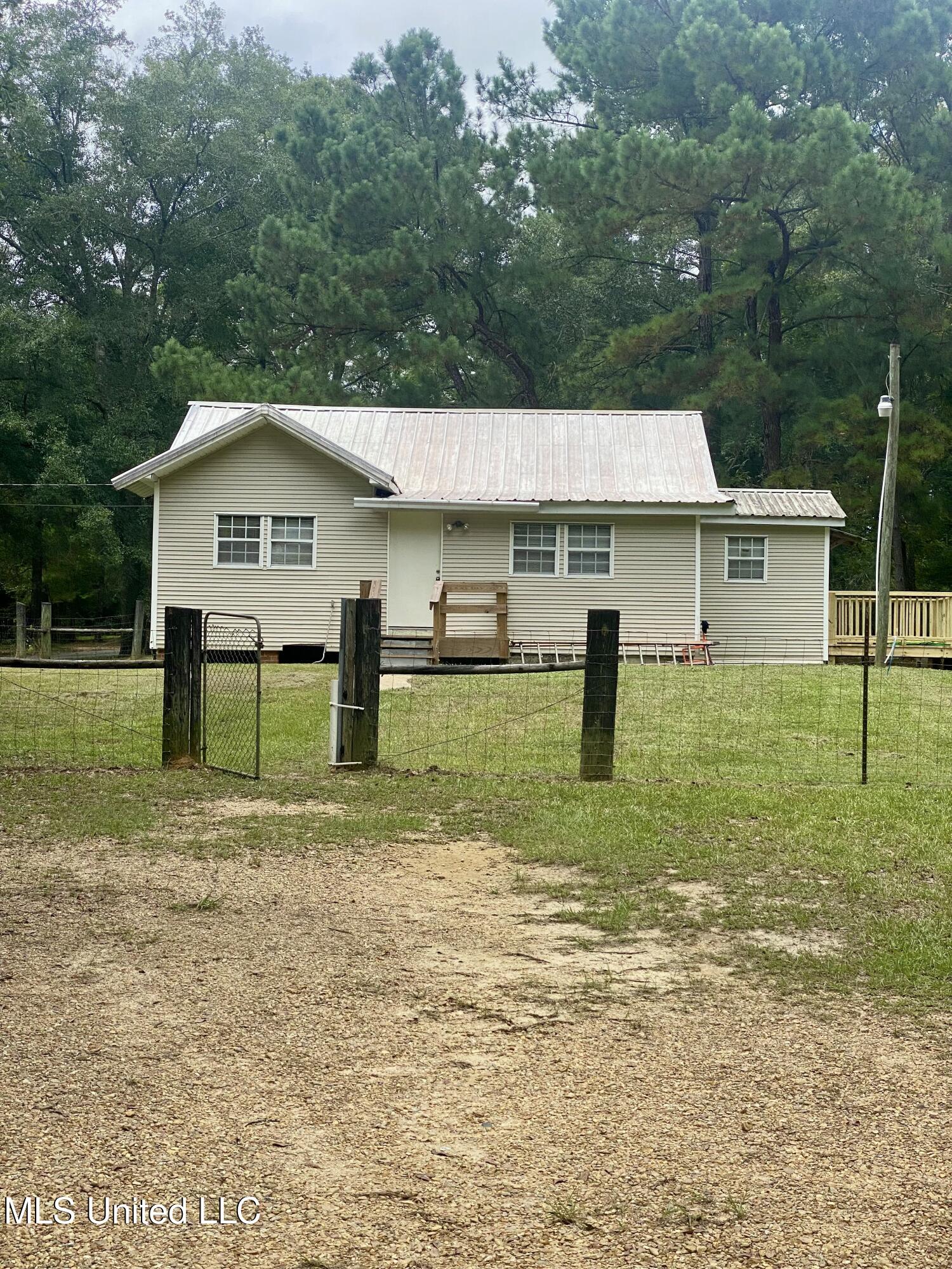 80 Punk Lott Road Wiggins, MS 39577 - Photo 2 of 18 DECE99BF-5D8D-4BBE-A5A1-A106B851E5AE_1_2