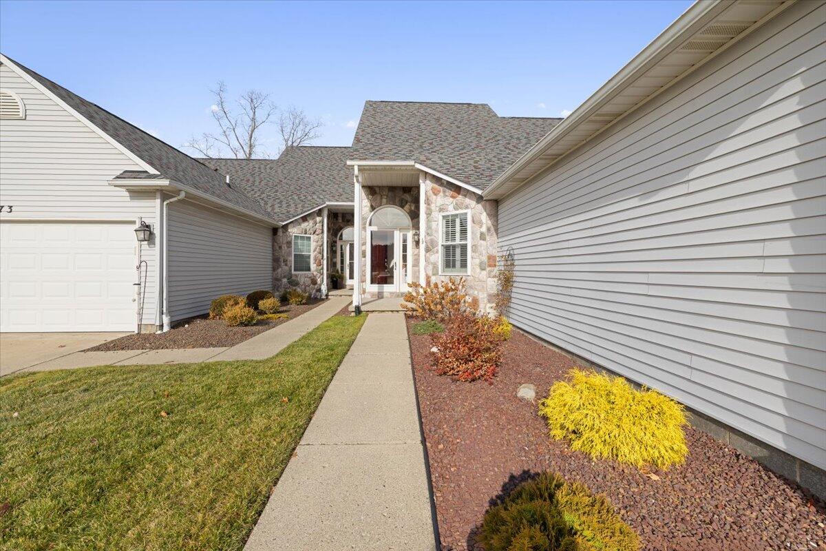 777 Challenging Trail South Lyon, MI 48178 - Photo 4 of 52 14-769 Challenging Trail-14