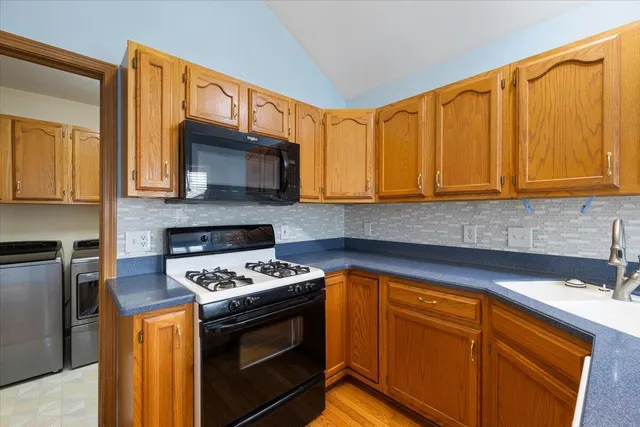 $349,900 | 777 Challenging Trail, South Lyon, MI 48178