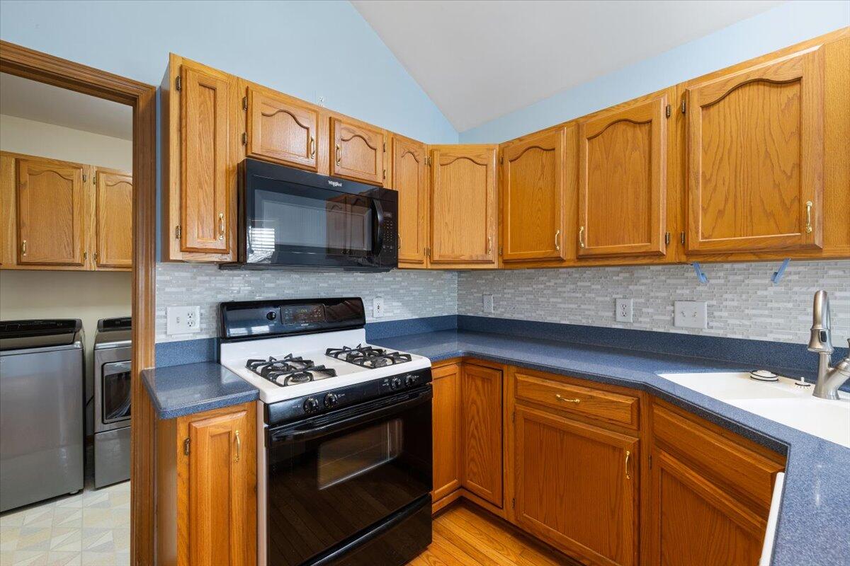 777 Challenging Trail South Lyon, MI 48178 - Photo 8 of 52 25-769 Challenging Trail-136