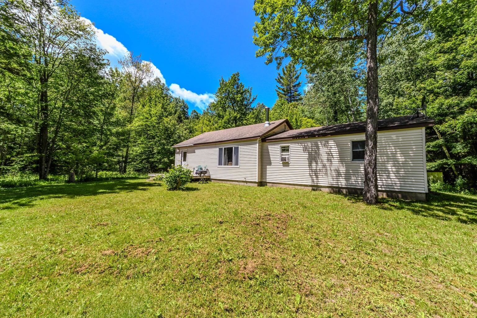 18653 Hebron Mail Route Cheboygan, MI 49721 - Photo 1 of 9 20240620151016012843000000-o