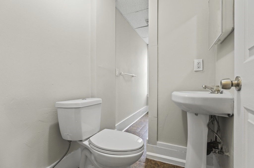 323 Bay Street Springfield, MA 01109 - Photo 22 of 28 Gallery Image 22
