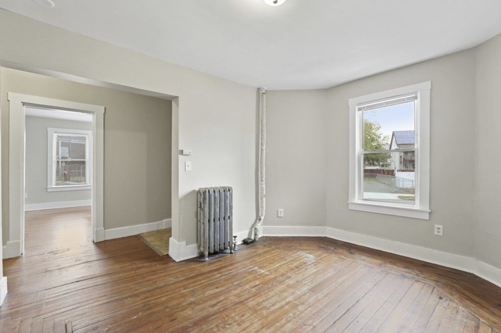 323 Bay Street Springfield, MA 01109 - Photo 7 of 28 Gallery Image 7