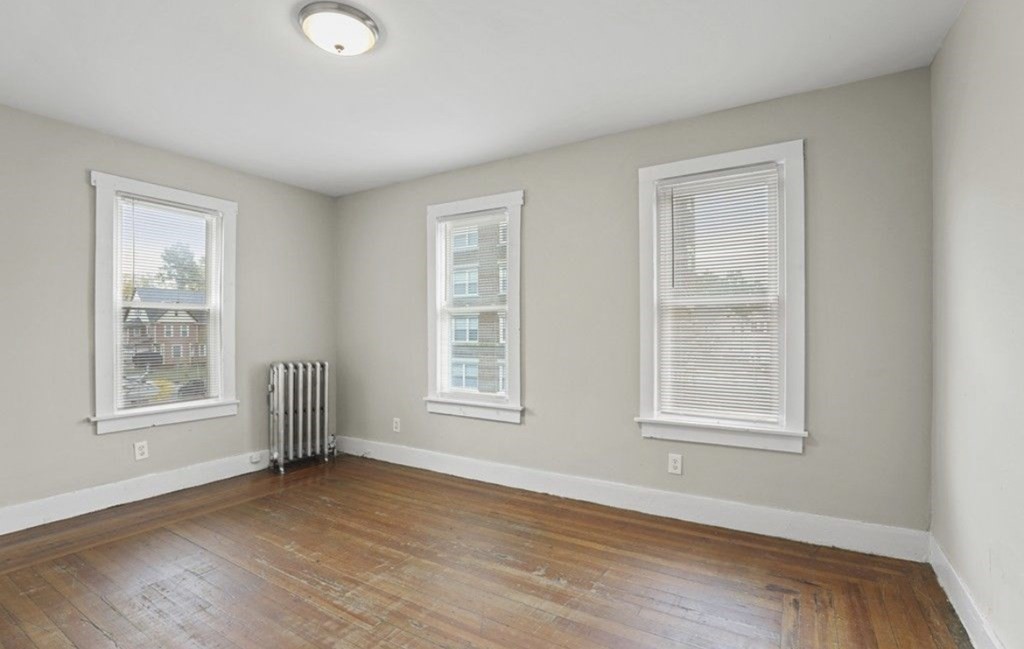 323 Bay Street Springfield, MA 01109 - Photo 8 of 28 Gallery Image 8
