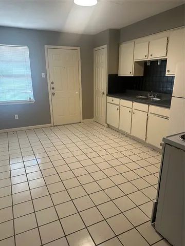 $900 | 5960 Ardmore Street, Houston, TX 77021