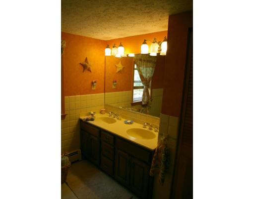 186 Whitewood Road Westwood, MA 02090 - Photo 14 of 23 Gallery Image 14