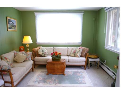 186 Whitewood Road Westwood, MA 02090 - Photo 17 of 23 Gallery Image 17