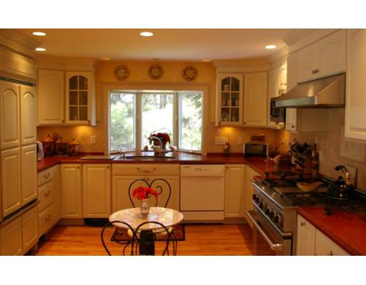 186 Whitewood Road Westwood, MA 02090 - Photo 6 of 23 Gallery Image 6