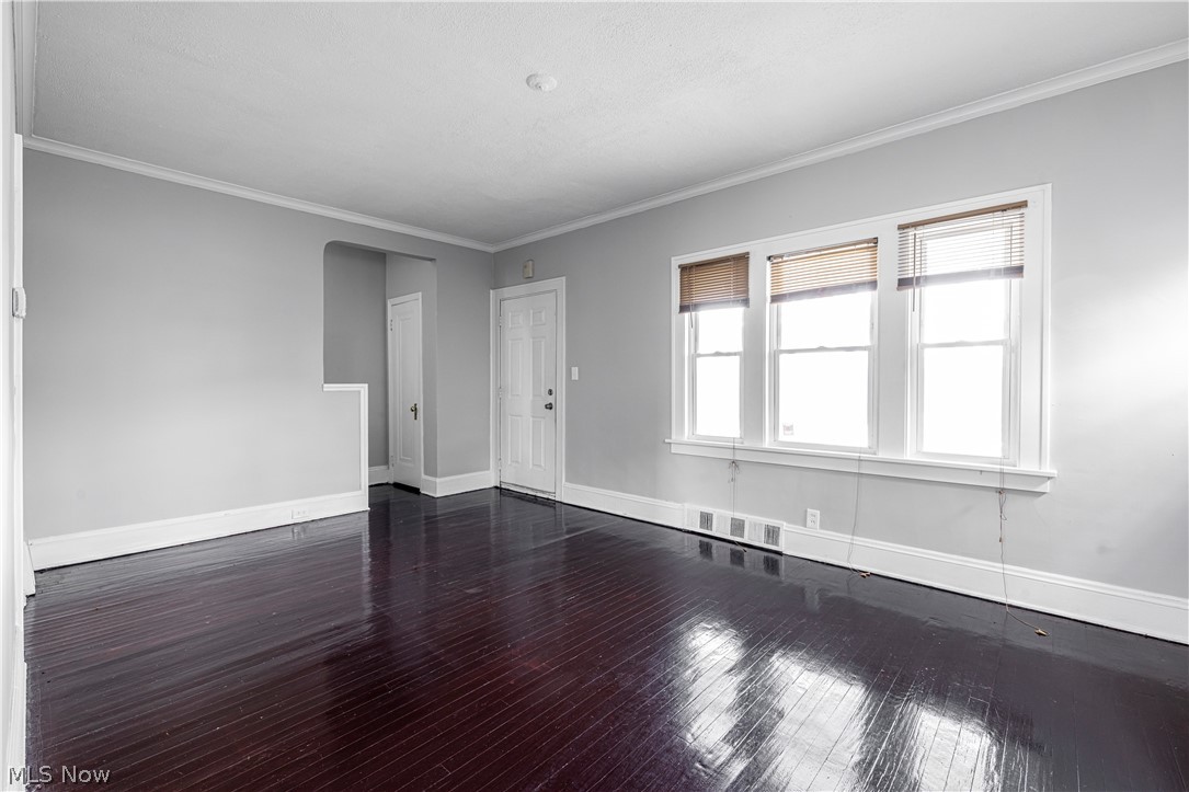 954 Royal Road Cleveland, OH 44110 - Photo 5 of 34