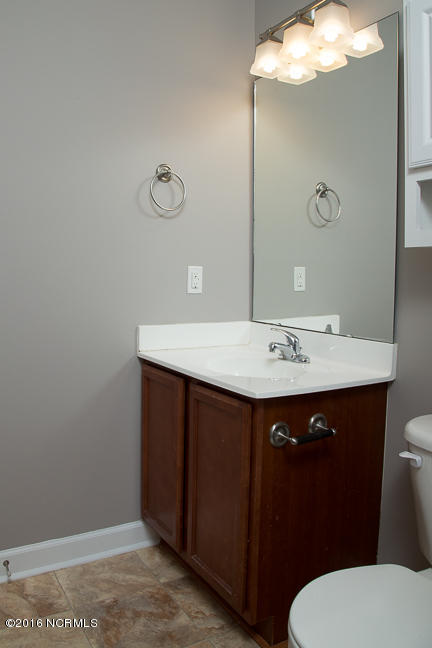 204 Brook Crossing Road Swansboro, NC 28584 - Photo 29 of 34 204 Brook Crossing-17