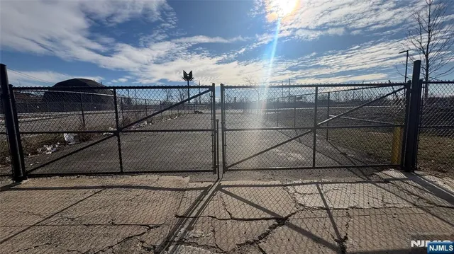 $2,500 | 685 Ferry Street, Newark, NJ 07105