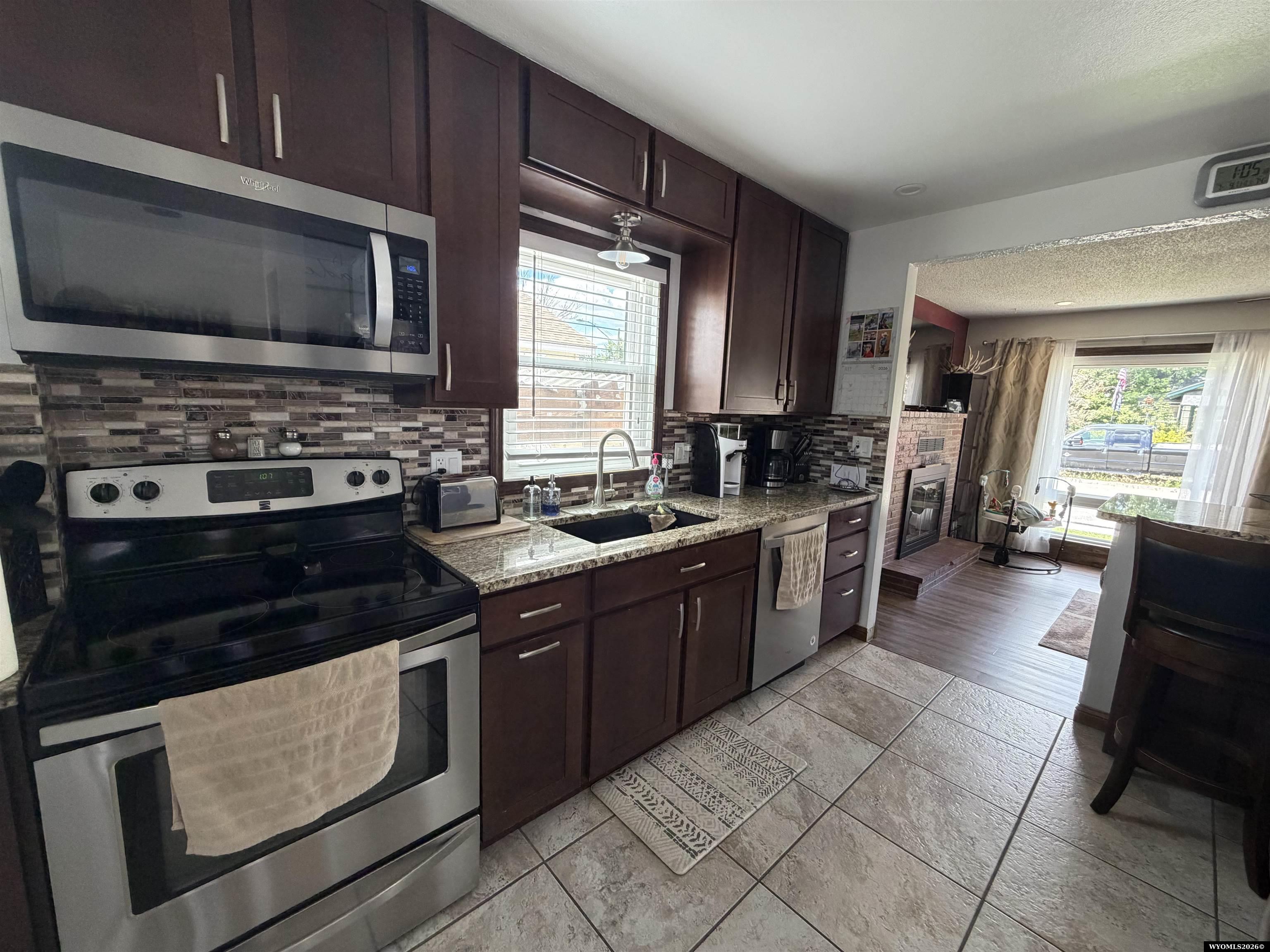 915 8th Street Rawlins, WY 82301 - Photo 12 of 38