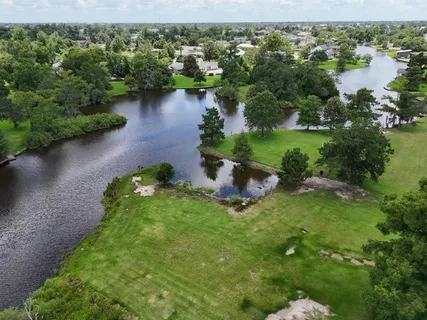 $699,000 | 3633 Holly Hill Road, Lake Charles, LA 70605