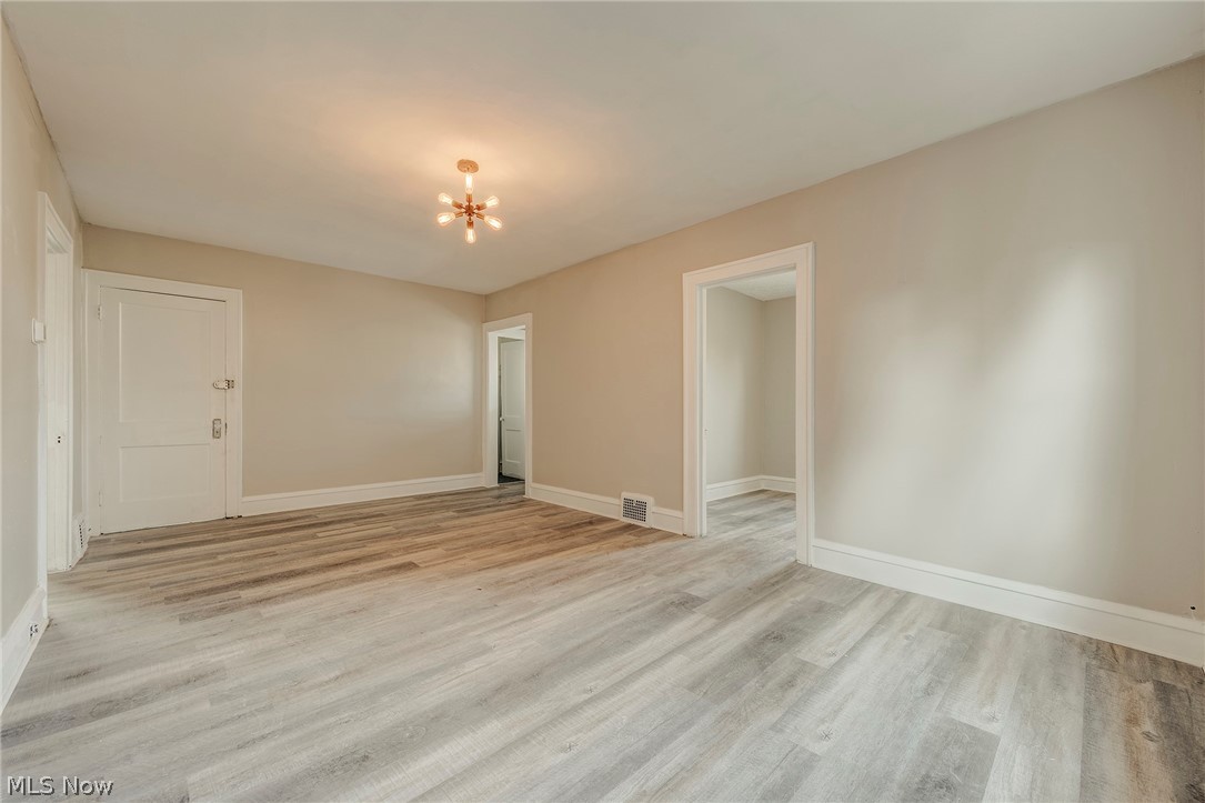 974 Royal Road Cleveland, OH 44110 - Photo 12 of 34