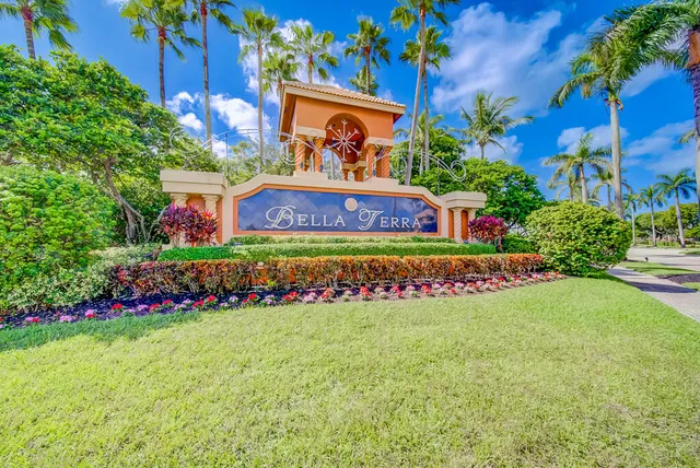 $569,500 | 155 Bella Vista Way, Royal Palm Beach, FL 33411