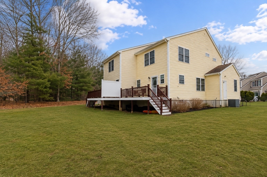 32 Carleton Street, Unit 32 Wareham, MA 02558 - Photo 2 of 27