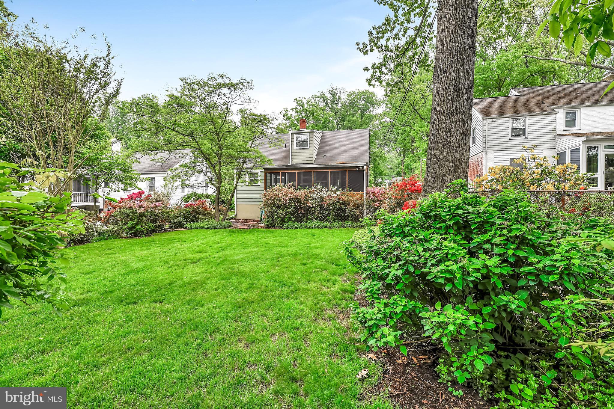 900 Olmstead Road Baltimore, MD 21208 - Photo 25 of 46 Level and pretty yard