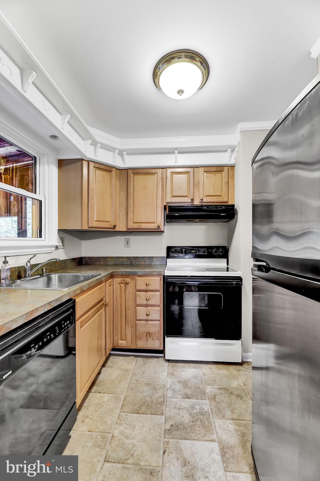900 Olmstead Road Baltimore, MD 21208 - Photo 32 of 46 Updated cabinetry