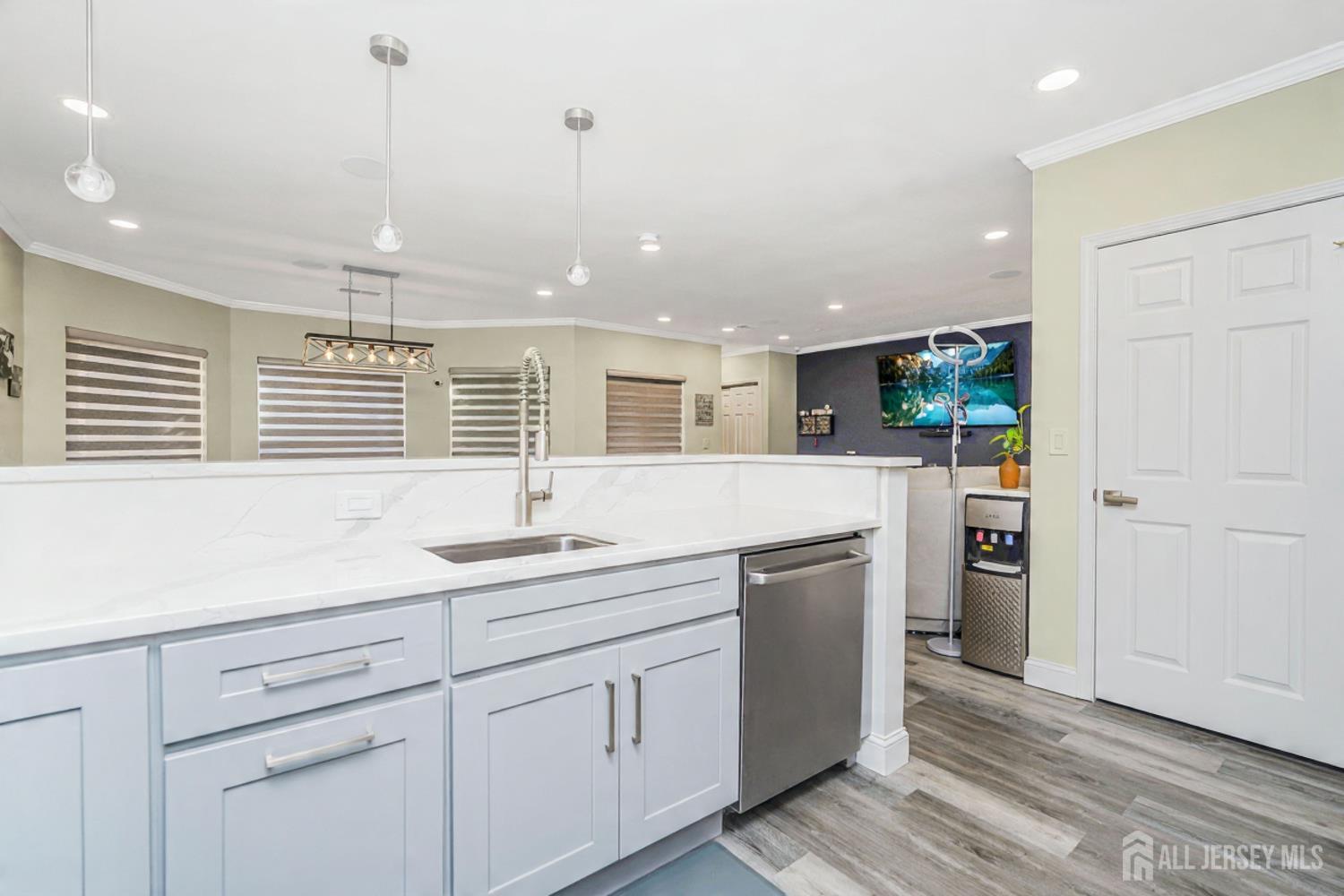 368 Rector Street Perth Amboy, NJ 08861 - Photo 14 of 29