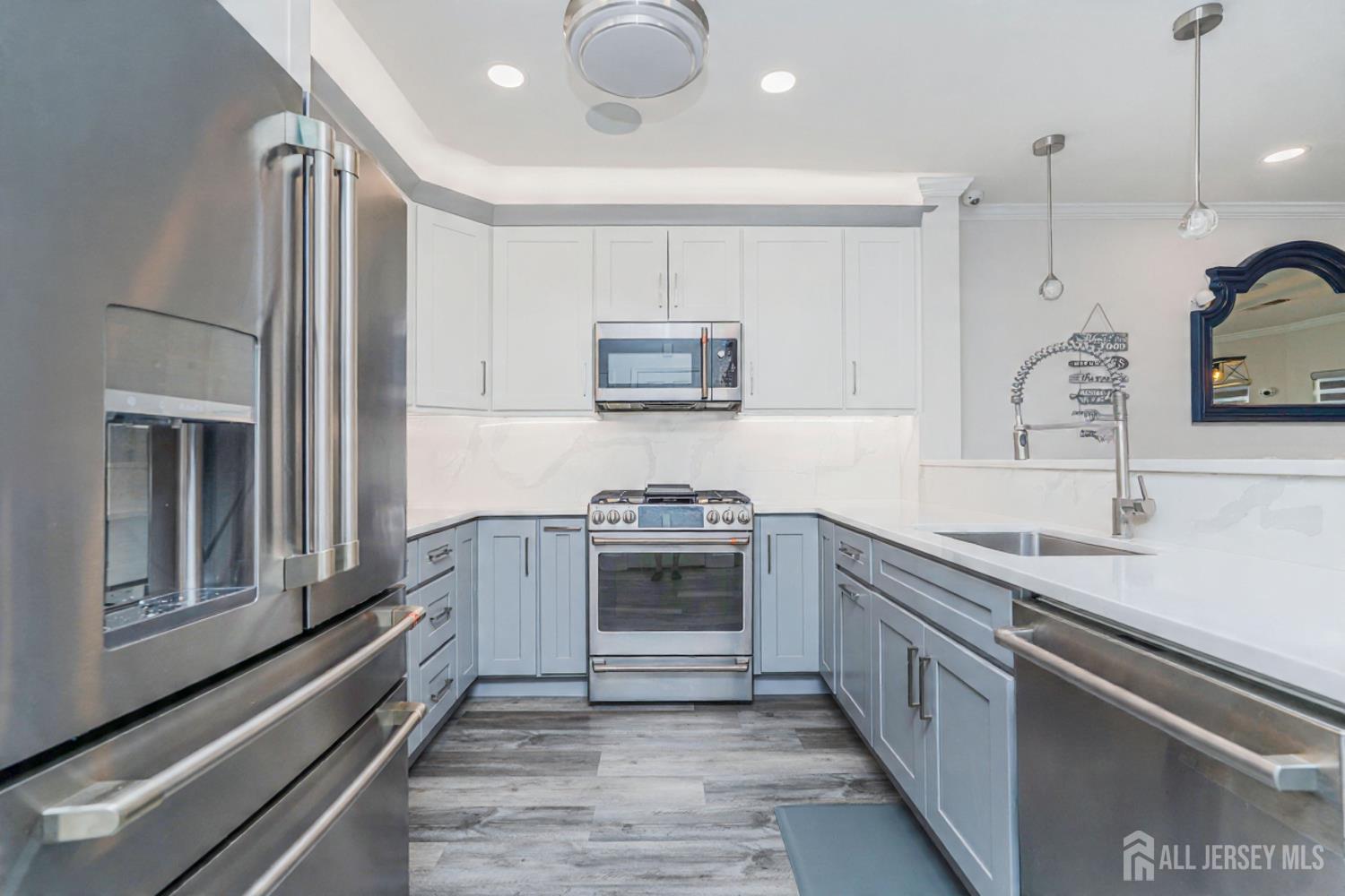 368 Rector Street Perth Amboy, NJ 08861 - Photo 15 of 29