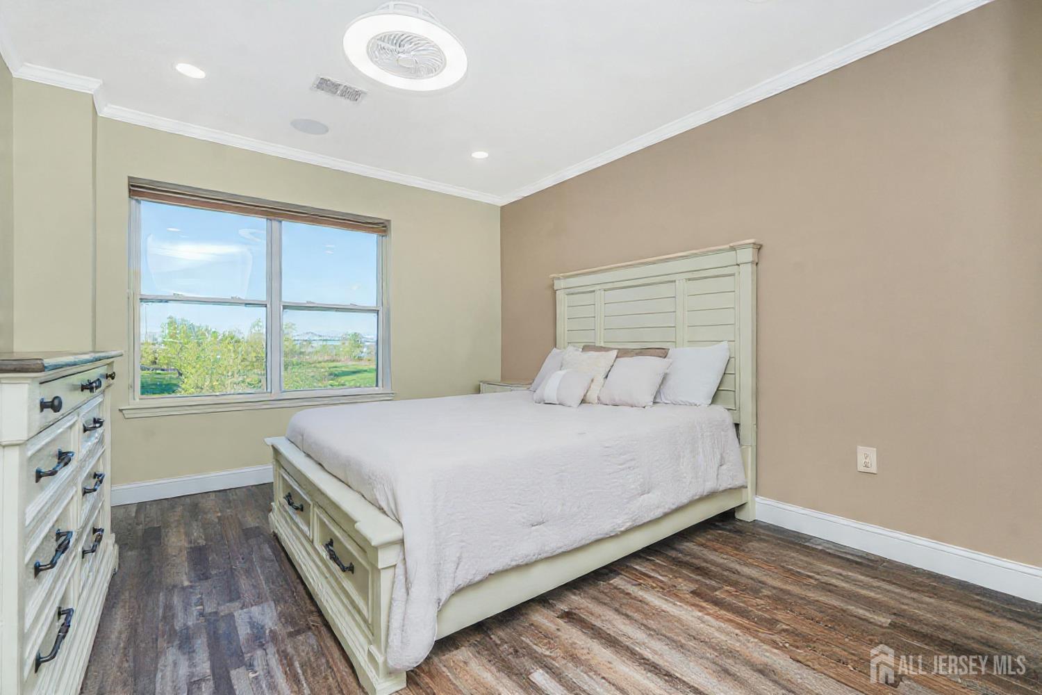 368 Rector Street Perth Amboy, NJ 08861 - Photo 24 of 29