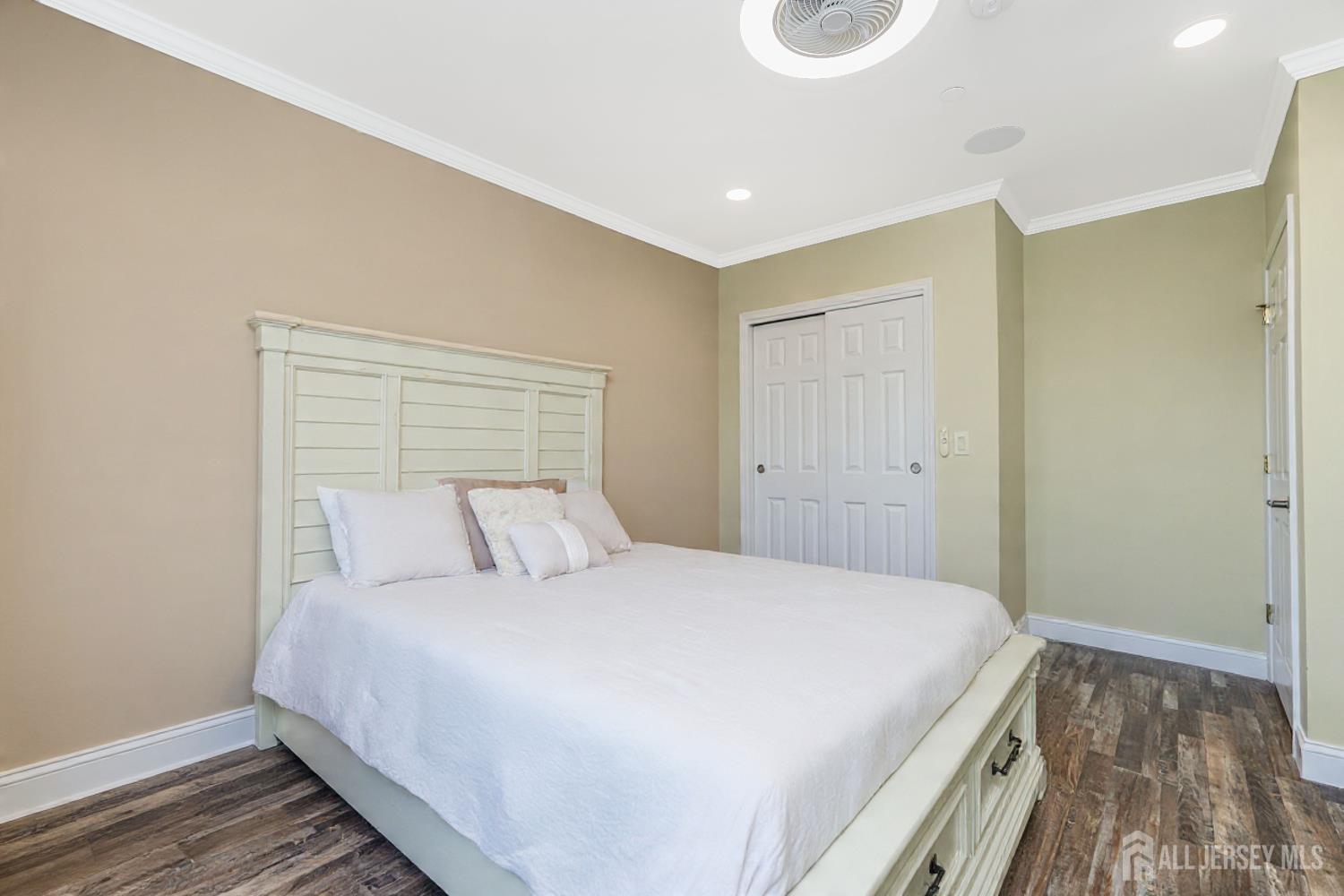 368 Rector Street Perth Amboy, NJ 08861 - Photo 25 of 29