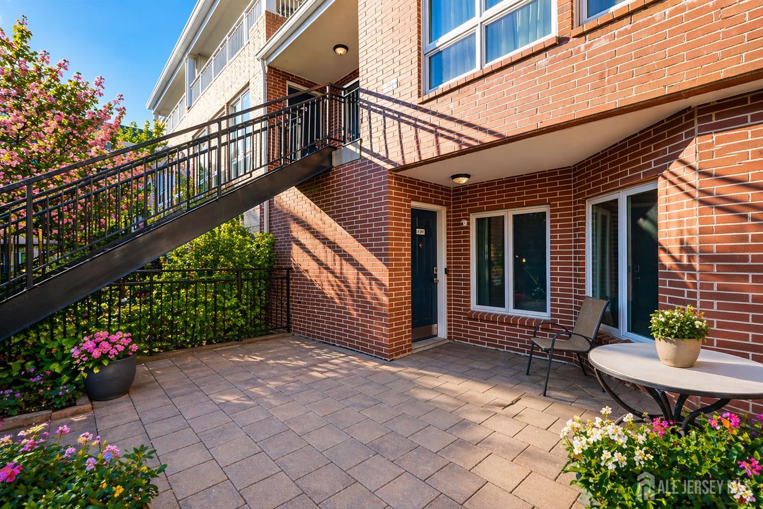 368 Rector Street Perth Amboy, NJ 08861 - Photo 4 of 29