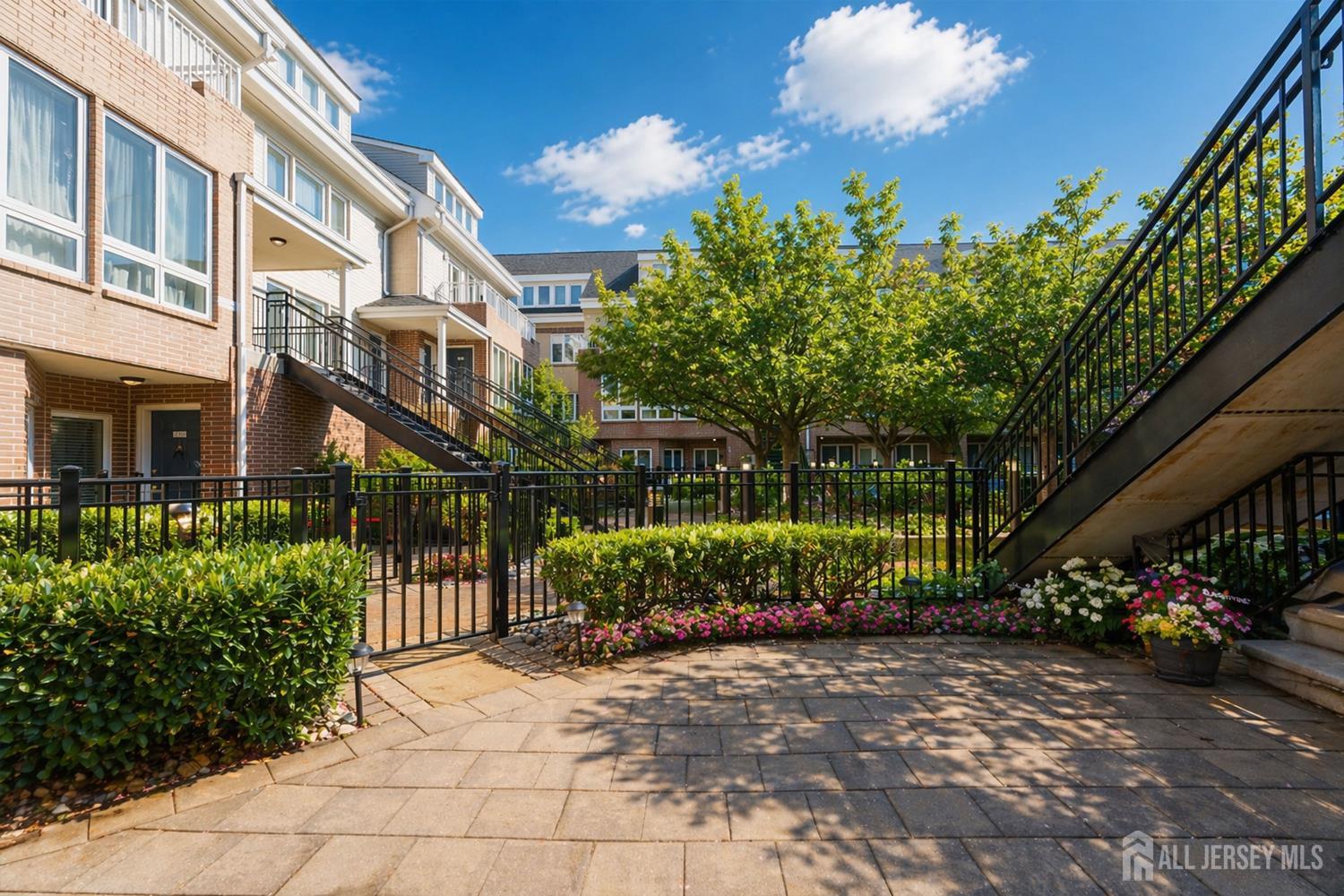 368 Rector Street Perth Amboy, NJ 08861 - Photo 5 of 29