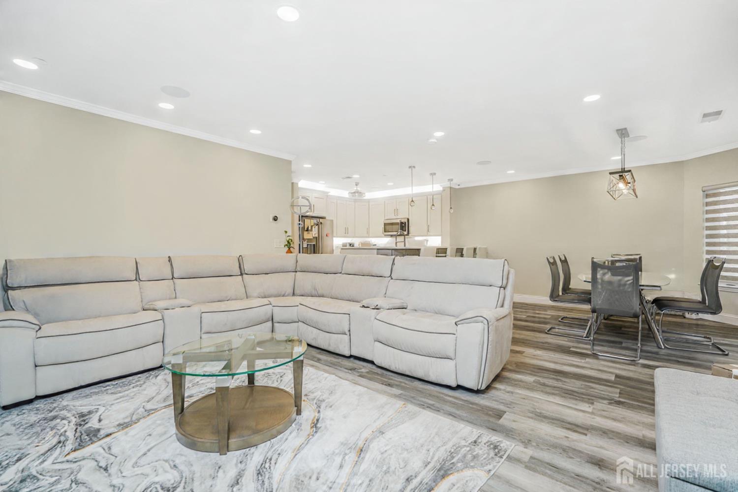 368 Rector Street Perth Amboy, NJ 08861 - Photo 8 of 29