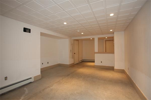 188 Prospect Hill Road Harvard, MA 01451 - Photo 29 of 30 an empty room with windows