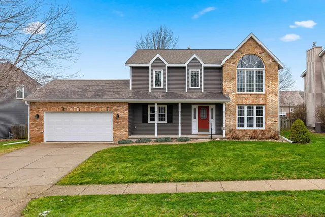 $399,900 | 3910 Aspen Hills Drive, Bettendorf, IA 52722