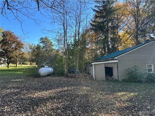 $186,000 | 9517 Snipery Road, Darien, NY 14036