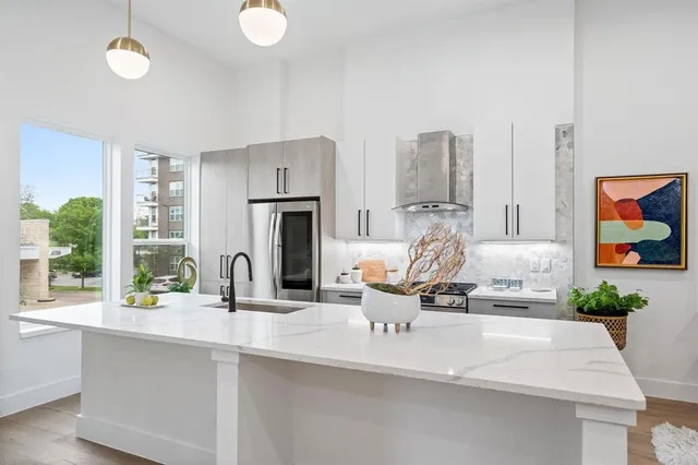 $3,400 | 4208 Live Oak Street, Unit 103, Dallas, TX 75204