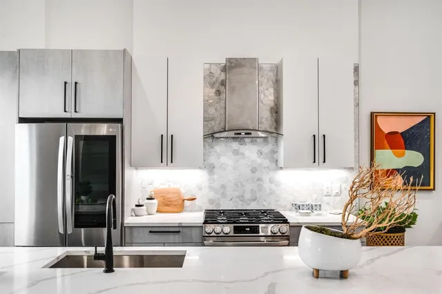 $3,400 | 4208 Live Oak Street, Unit 103, Dallas, TX 75204