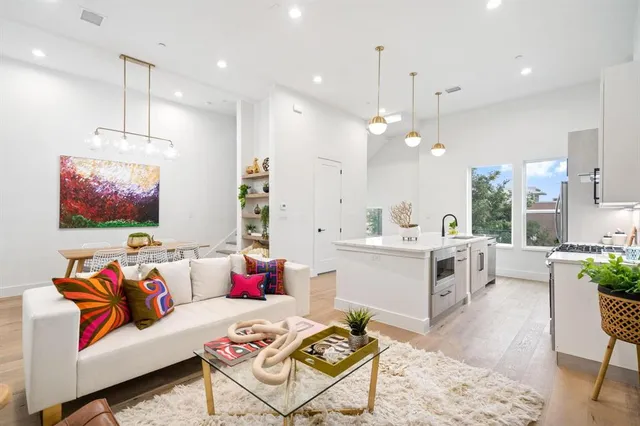 $3,400 | 4208 Live Oak Street, Unit 103, Dallas, TX 75204